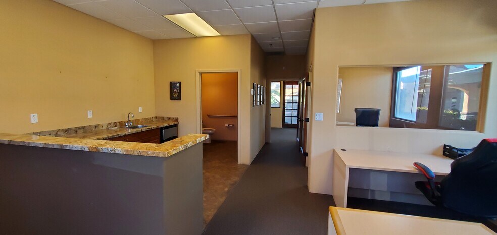 More Photos Of 71780 San Jacinto Dr, Rancho Mirage Medical For Lease