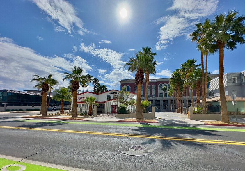 More Photos Of 401 S 6th St, Las Vegas Restaurant For Sale