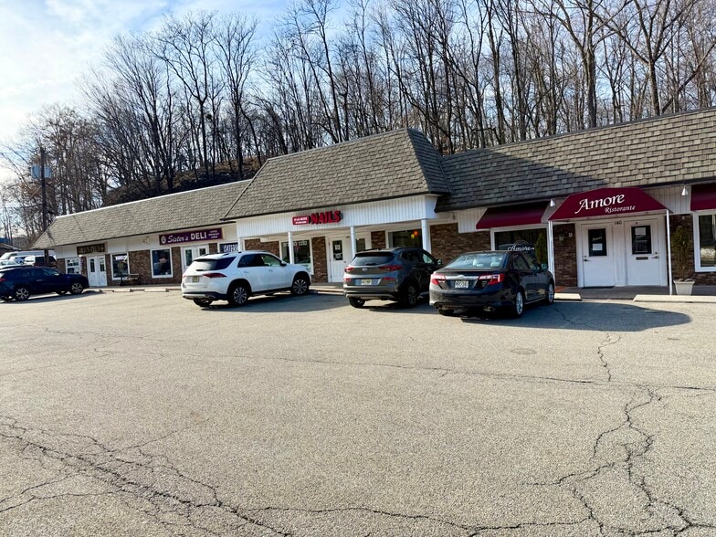 More Photos Of 136-154 Rifle Camp Rd, Woodland Park General Retail For Sale