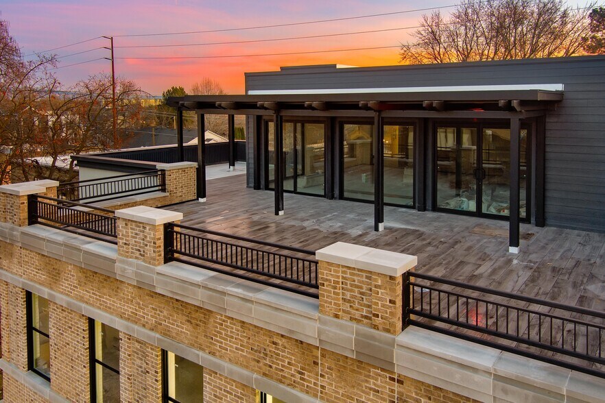 More Photos Of 55 E State St, Eagle Restaurant For Lease