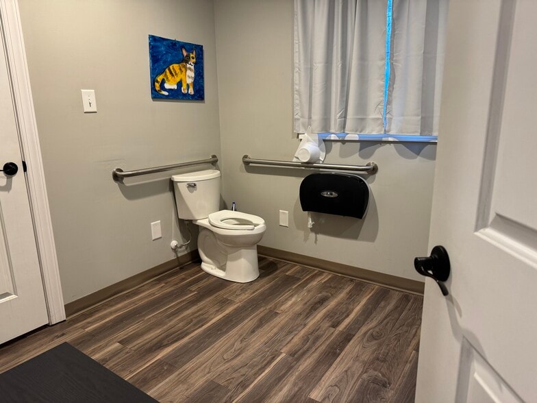More Photos Of 110 Turner St, Southern Pines Medical For Lease