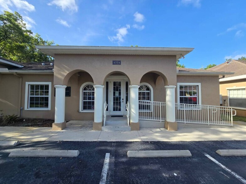More Photos Of 4204 W Linebaugh Ave, Tampa Medical For Sale