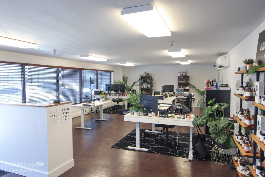 More Photos Of 62980 Boyd Acres Rd, Bend Warehouse For Lease