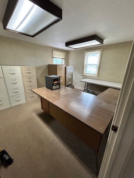 More Photos Of 519 E Genesee St, Fayetteville Office For Sale