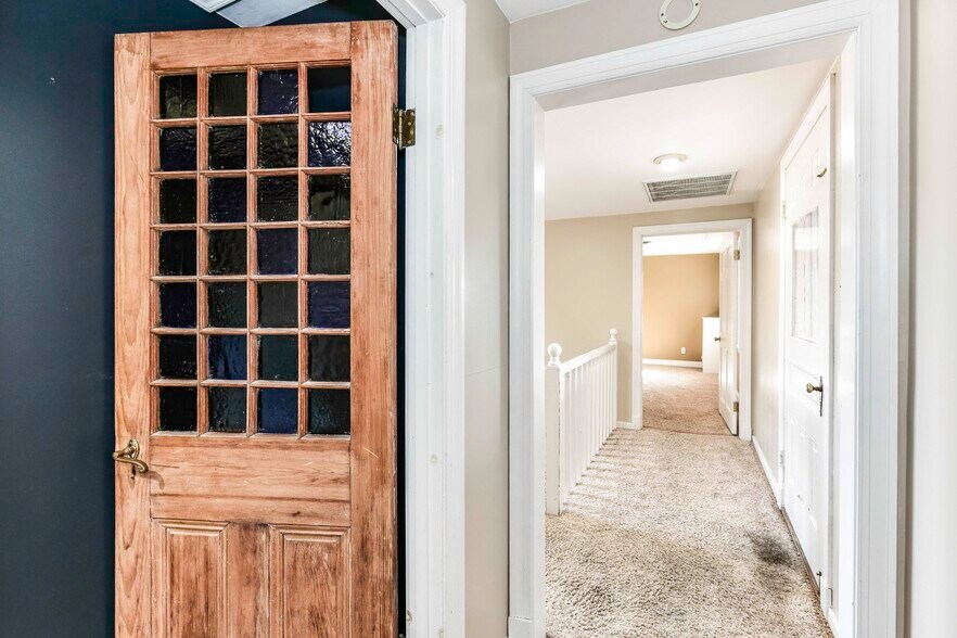 More Photos Of 173 Main St, Stanardsville Flex For Sale