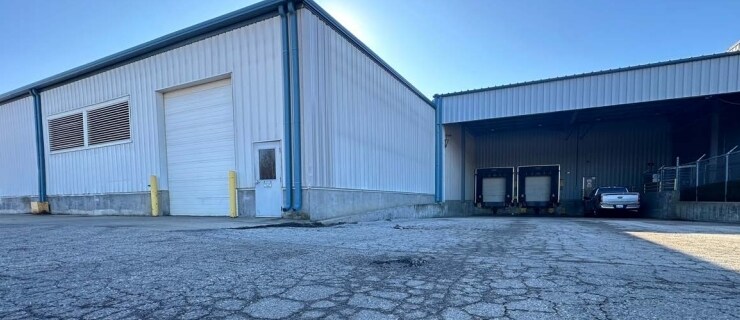 More Photos Of 1042 N Crystal Ave, Benton Harbor Distribution For Lease