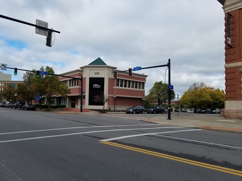 More Photos Of 133-135 Main St, Lockport Office For Lease