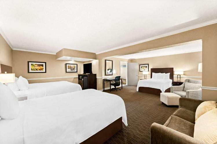More Photos Of 3120 S Limit Ave, Sedalia Hotel For Sale