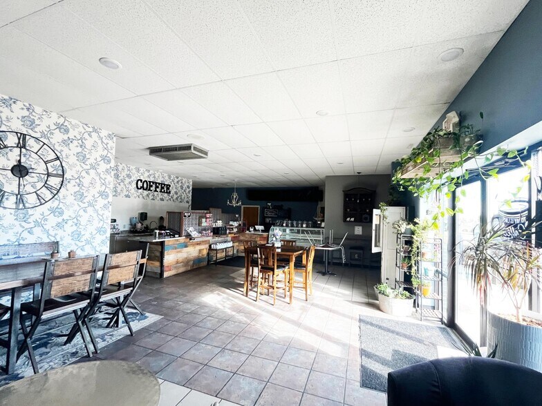 More Photos Of 704 E C St, Valentine Restaurant For Sale