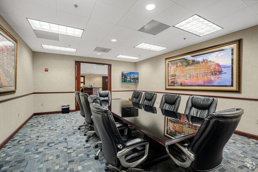 More Photos Of 1375 Gateway Blvd, Boynton Beach Coworking Space