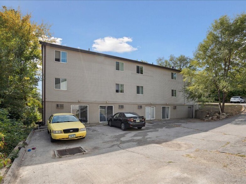 More Photos Of 732 Michael St, Iowa City Apartments For Sale