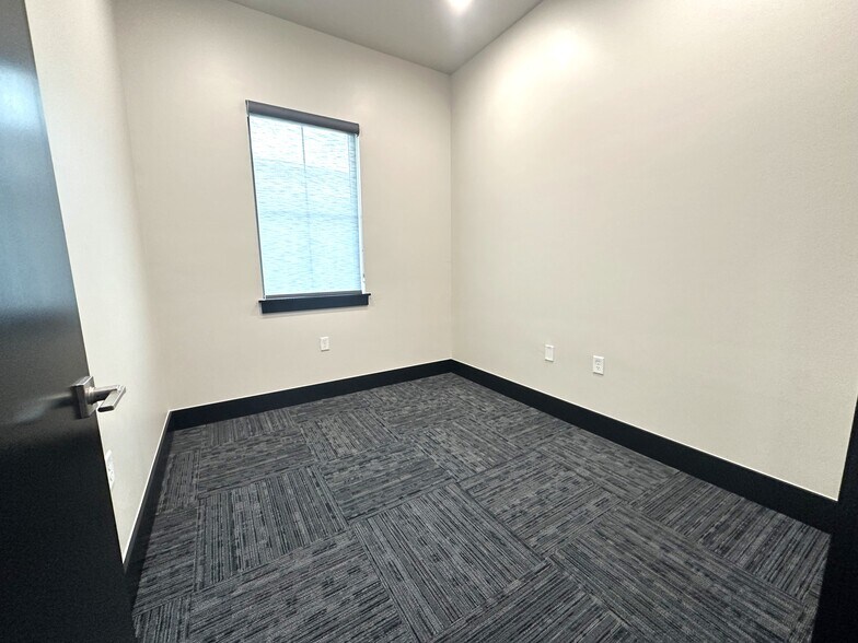 More Photos Of 14836 Gambels Trail Dr, Oklahoma City Medical For Lease