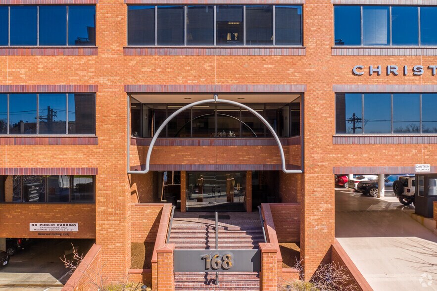 More Photos Of 168 N Meramec Ave, Clayton Office For Lease