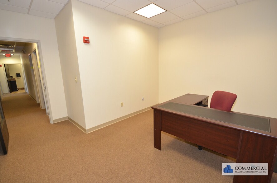 More Photos Of 13564 Village Park Dr, Orlando Unknown For Lease