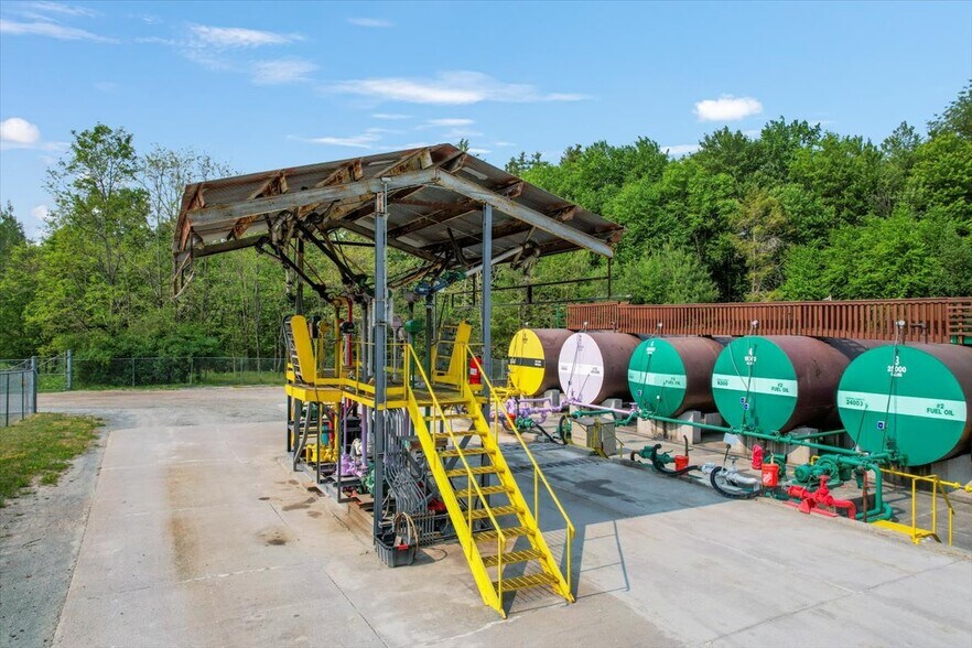 More Photos Of 85 Kaufman Rd, Monticello Distribution For Sale