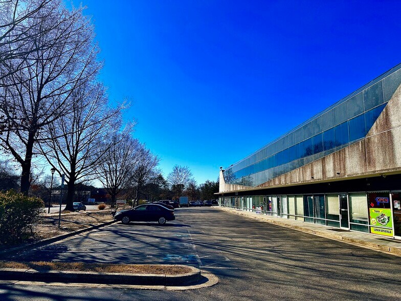 More Photos Of 2301 Dorsey Rd, Glen Burnie Office Residential For Lease
