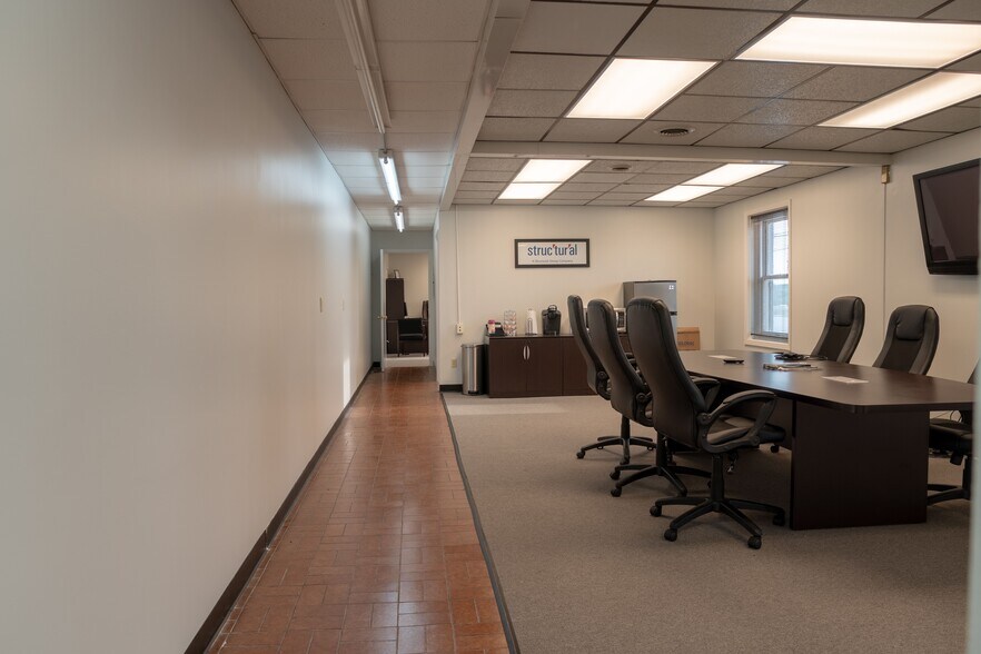 More Photos Of 385-387 Industrial Dr, Mount Juliet Warehouse For Lease