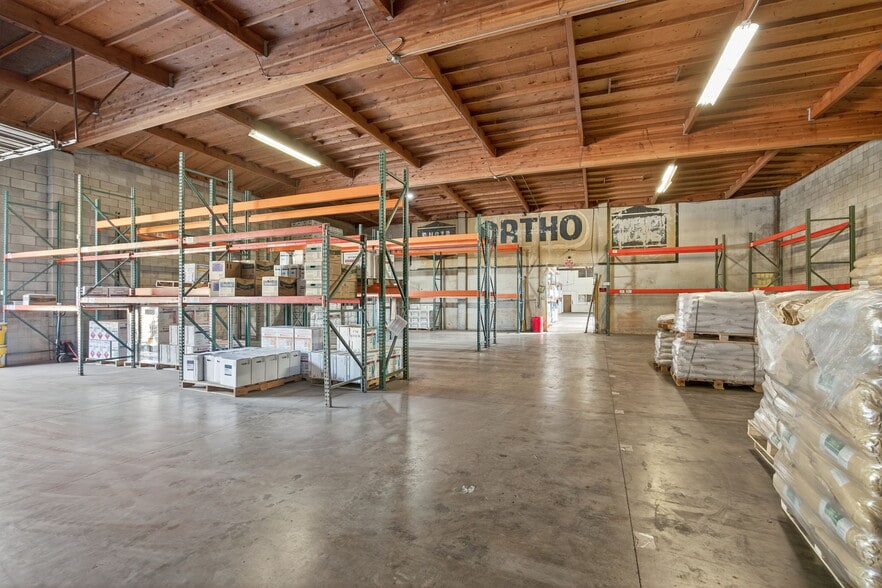 More Photos Of 635 S Rose Ave, Oxnard Warehouse For Sale