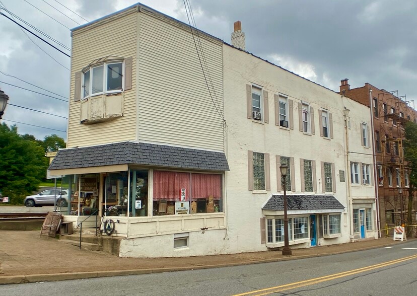 More Photos Of 1001-1005 Castle Shannon Blvd, Pittsburgh Storefront Retail Office For Lease