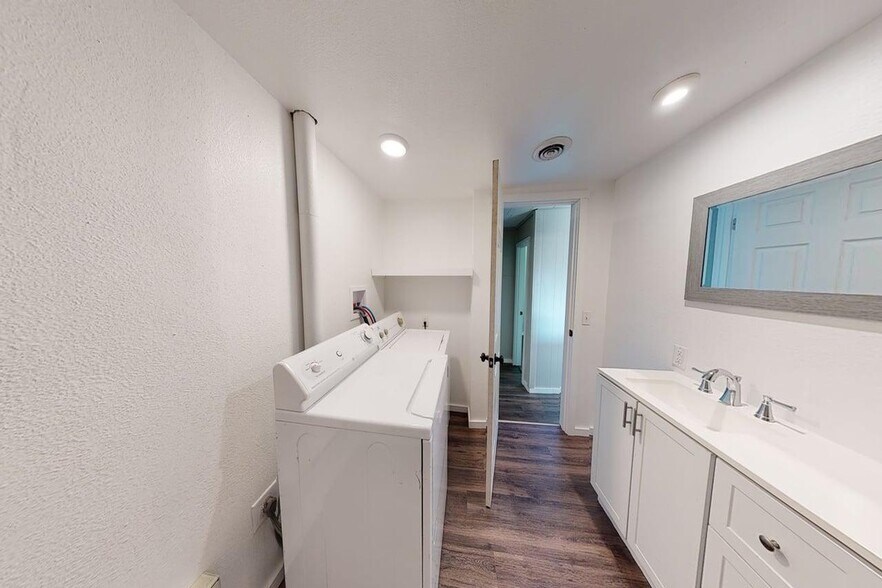 More Photos Of 304 10th Ave NW, Mandan Multifamily For Sale