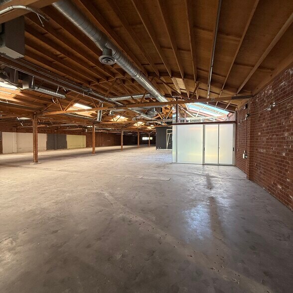 More Photos Of 4221 Redwood Ave, Los Angeles Loft Creative Space For Lease