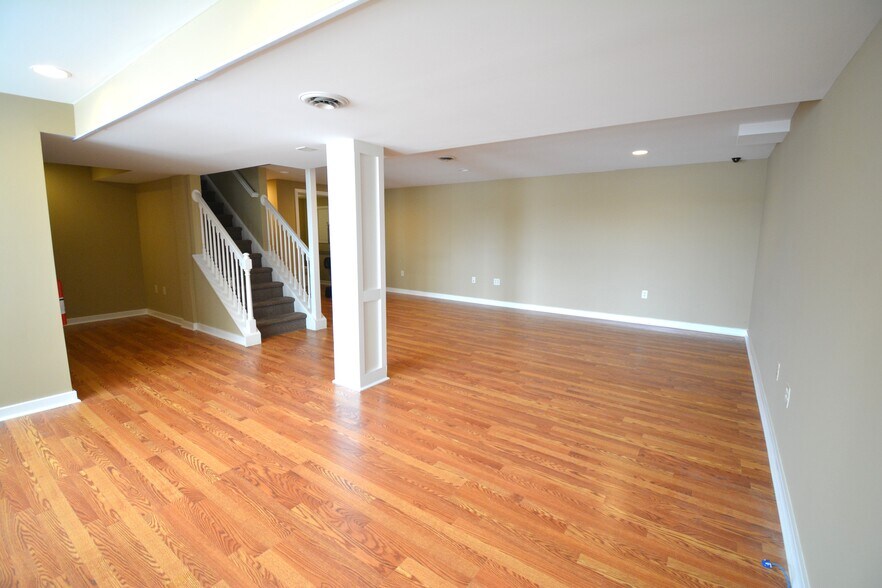 More Photos Of 616 E Cypress St, Kennett Square Medical For Sale