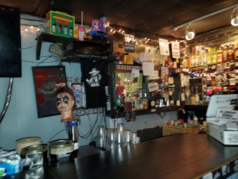 More Photos Of 2131 Central Ave, Charlotte Bar For Lease