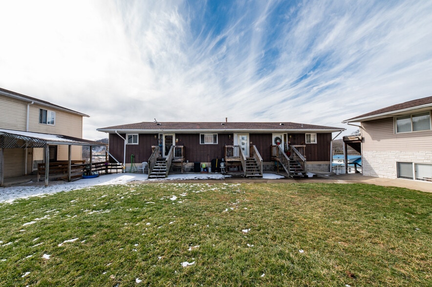 More Photos Of 18 Powers Ct, Westover Apartments For Sale