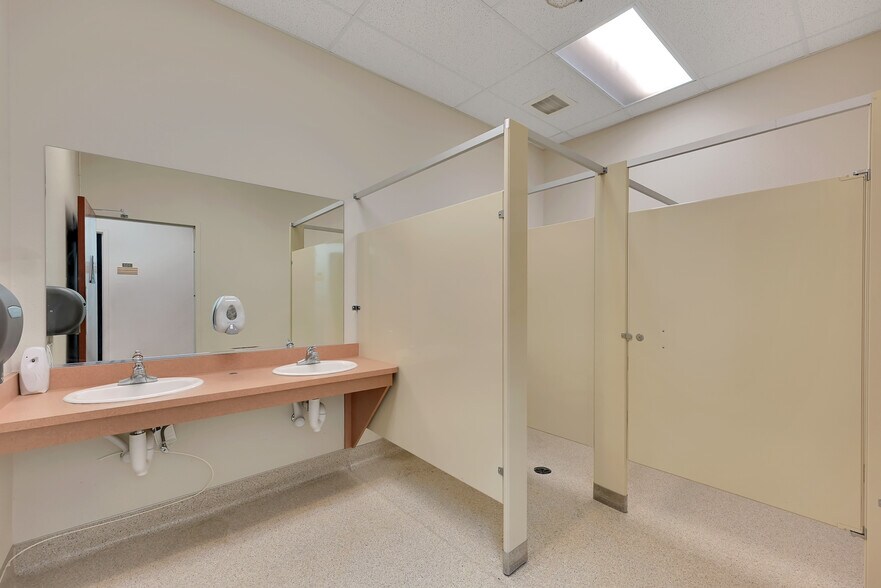 More Photos Of 103 D St, Marysville Office Residential For Sale