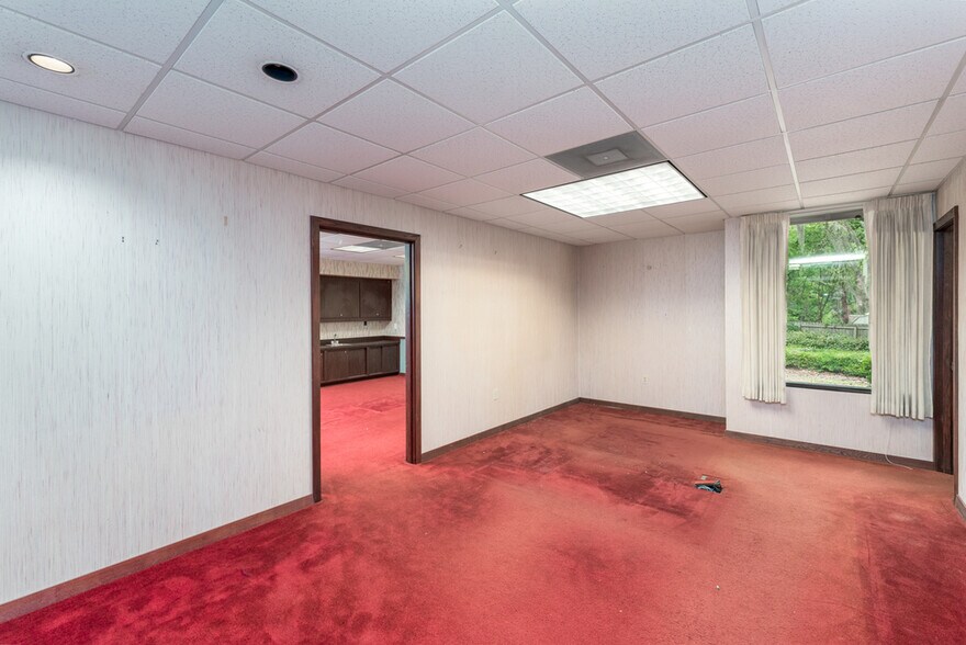 More Photos Of 201 S Nova Rd, Ormond Beach Bank For Lease