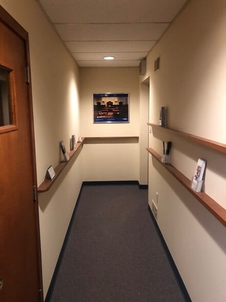 More Photos Of 25 Milltown Rd, Wilmington Storefront Retail Office For Lease