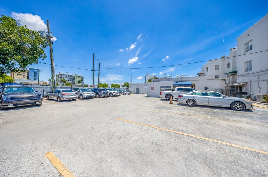 More Photos Of 1201-1223 W Flagler St, Miami Apartments For Lease