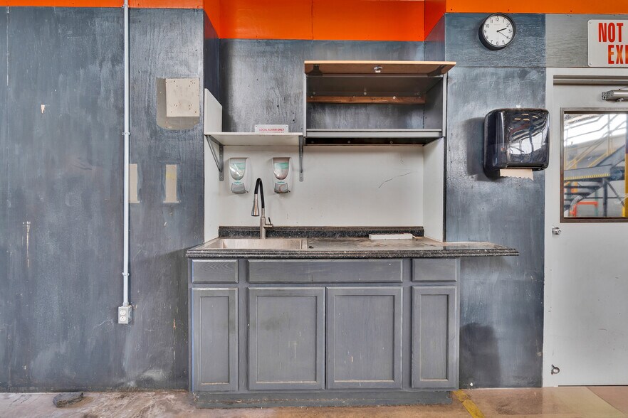 More Photos Of 2005 Riverside Dr, Chattanooga Industrial For Lease