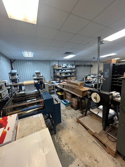 More Photos Of 205 N Mantor Ave, Titusville Light Distribution For Sale