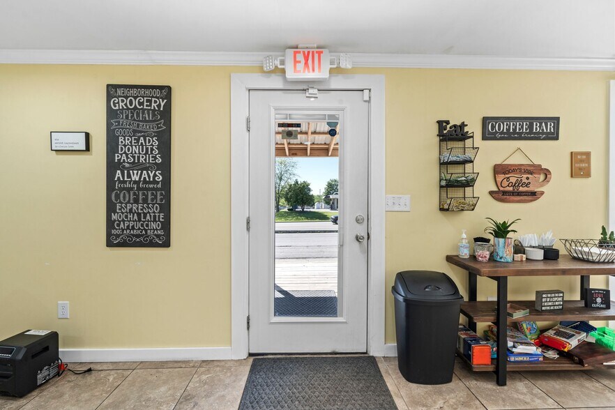 More Photos Of 808 Bypass Rd, Winchester Freestanding For Sale