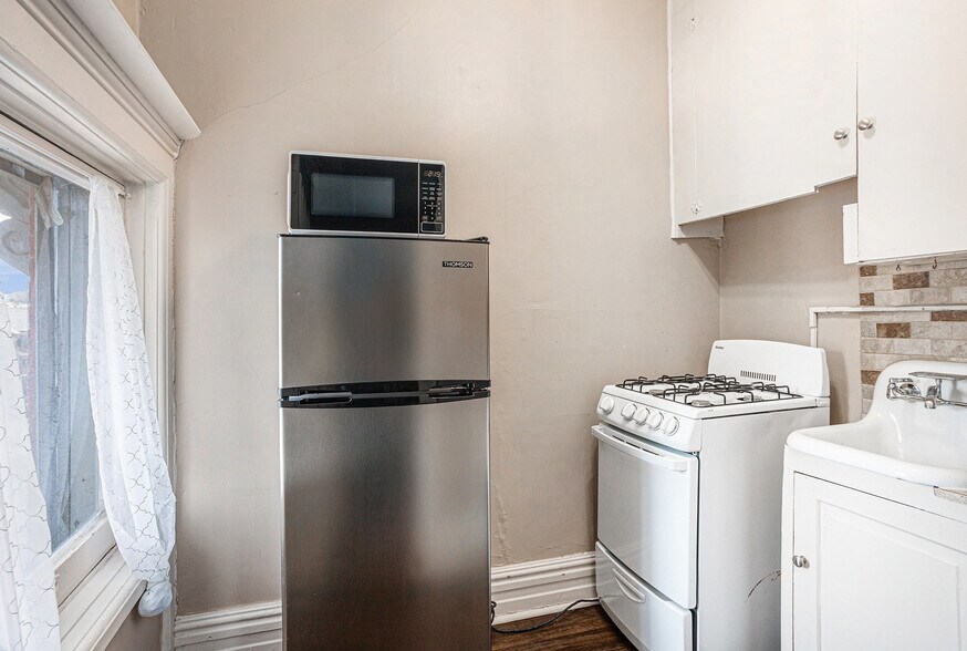 More Photos Of 701 Center Ave, Bay City Apartments For Sale