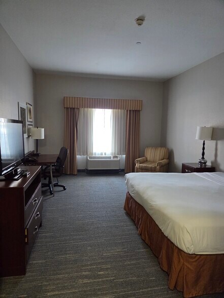 More Photos Of 13501 W Memorial Park Dr, Oklahoma City Hotel For Sale