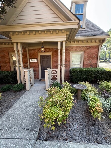More Photos Of 1831 Independence Sq, Dunwoody Office For Lease