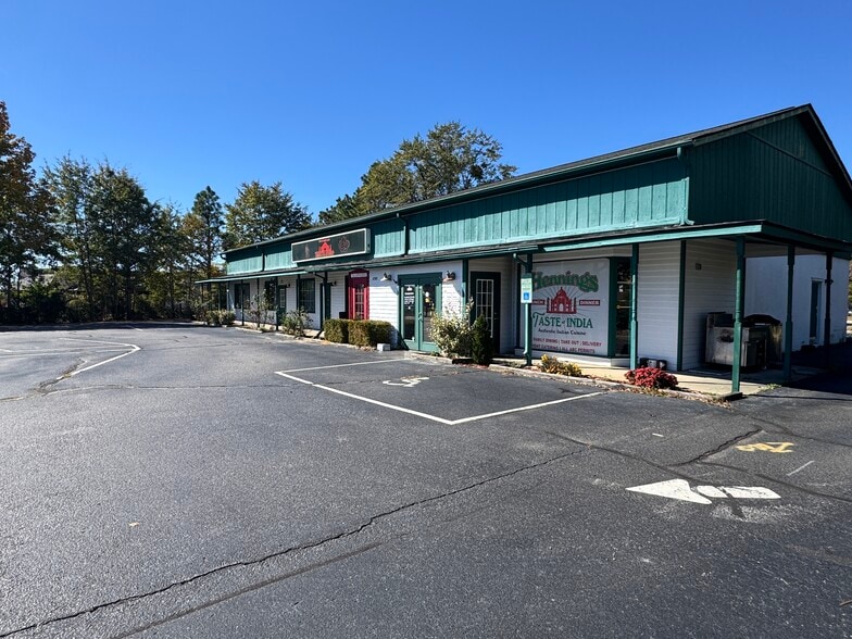Primary Photo Of 1720 US Highway 1 S, Southern Pines Restaurant For Lease