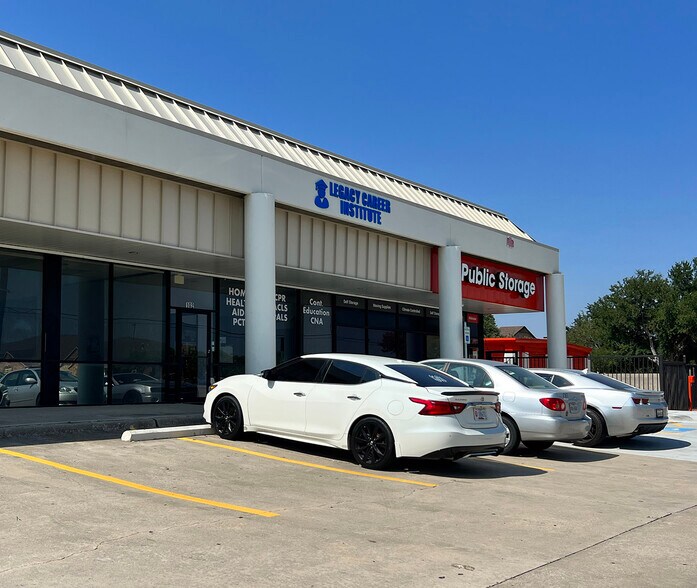 More Photos Of 2550 E Trinity Mills Rd, Carrollton Showroom For Lease