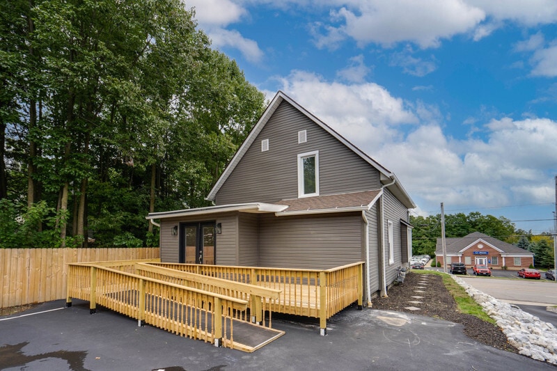 More Photos Of 8327 Cleveland Ave NW, North Canton Showroom For Sale