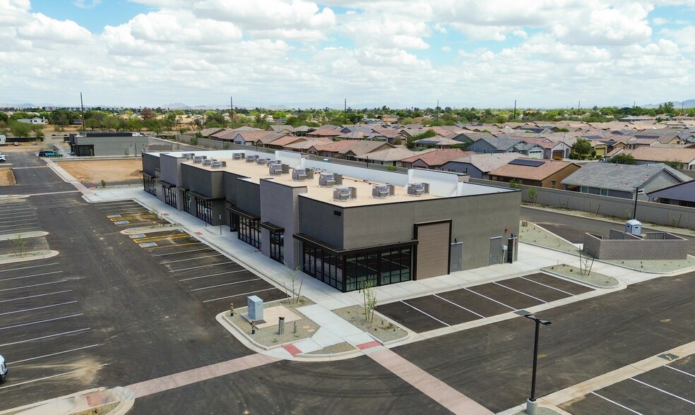 More Photos Of 5937 91st Ave, Glendale General Retail For Sale