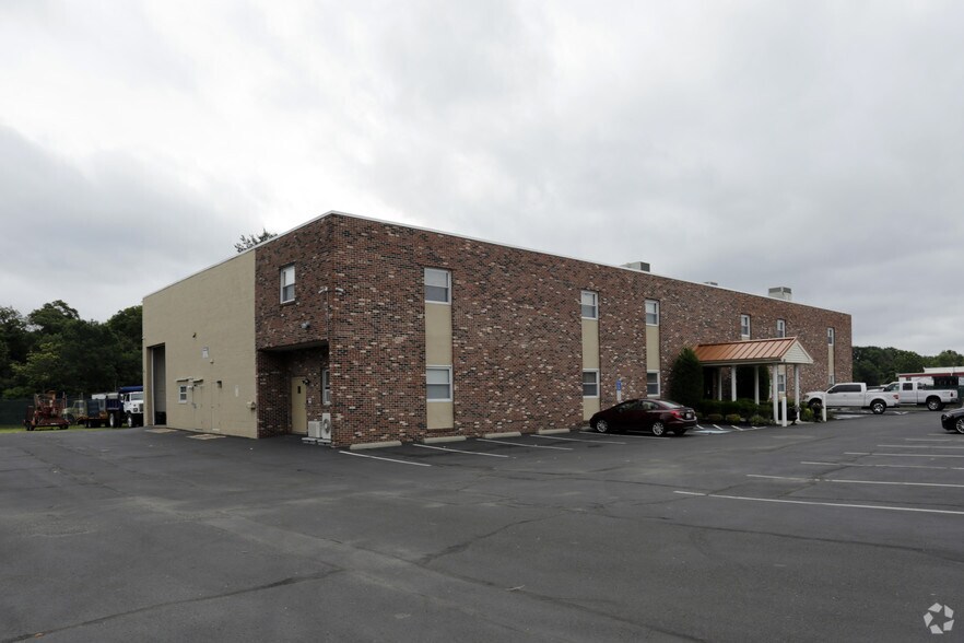 More Photos Of 1380 S Pennsylvania Ave, Morrisville Manufacturing For Lease