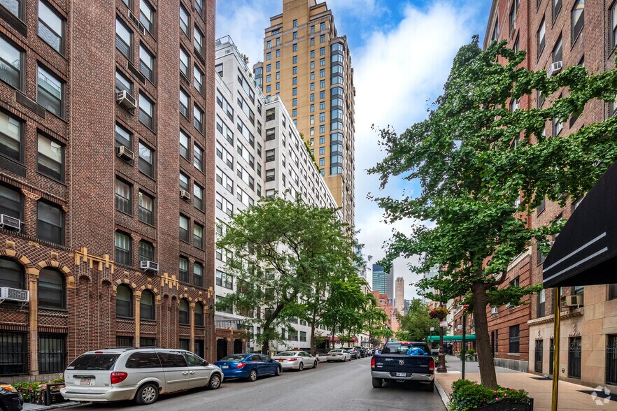 More Photos Of 420 E 51st St, New York Apartments For Lease