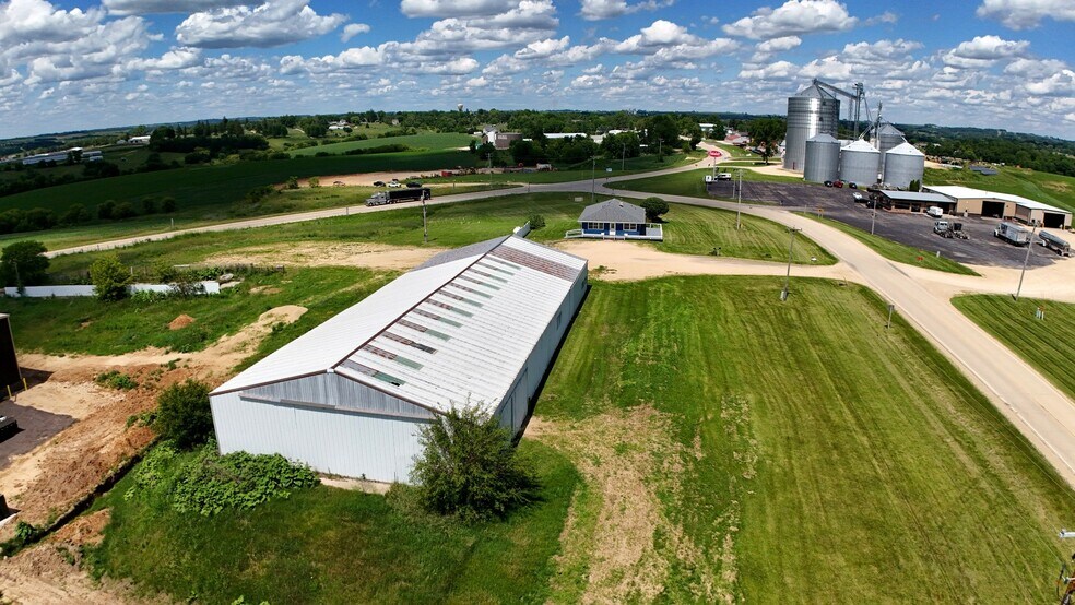 More Photos Of 674 County Road O, Mineral Point Warehouse For Sale