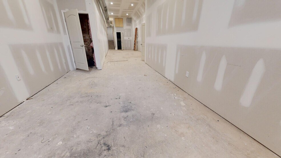 More Photos Of 1030 Hollins St, Baltimore Storefront Retail Office For Lease