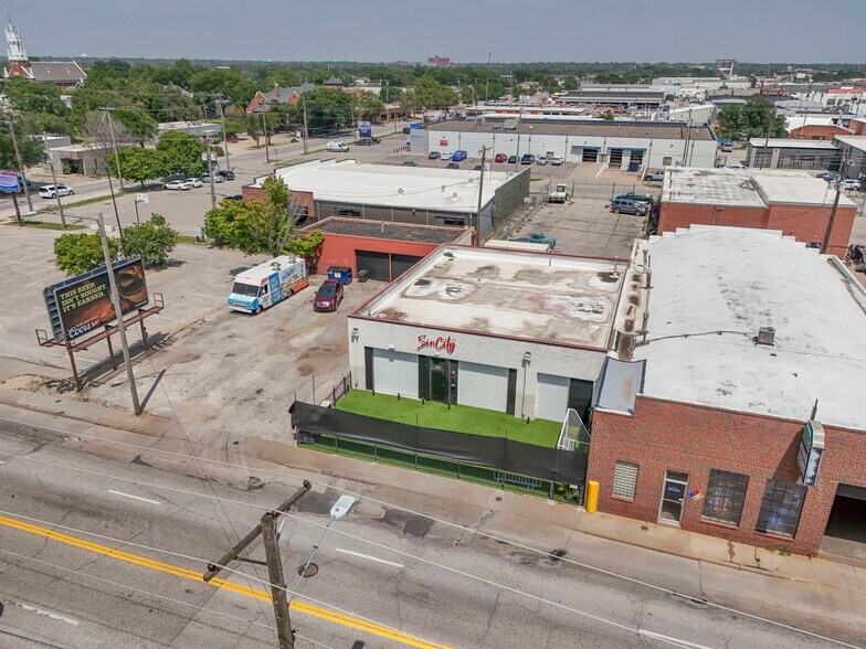More Photos Of 130 N Washington Ave, Wichita General Retail For Sale