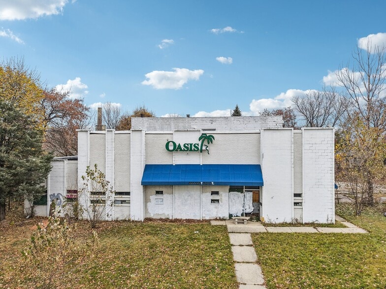 More Photos Of 300 E Bay St, Milwaukee Flex For Sale