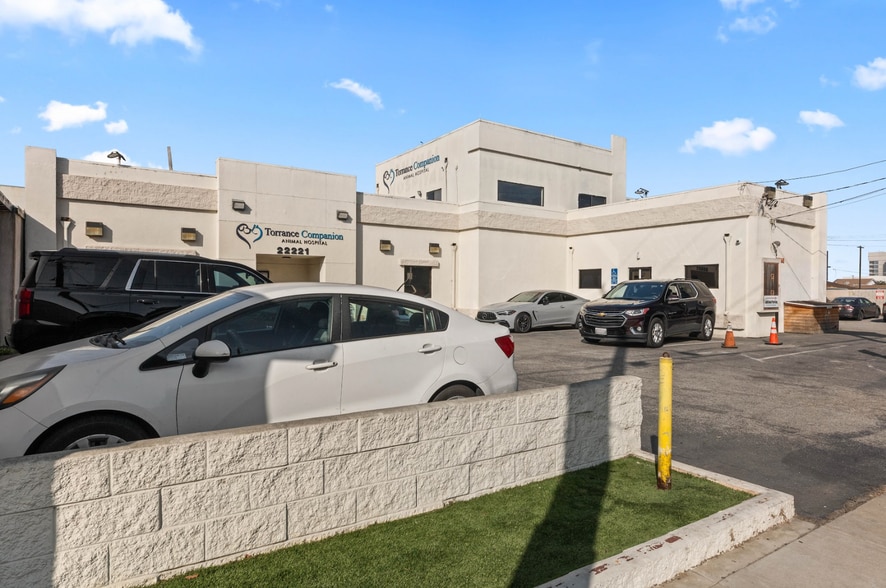 More Photos Of 22221 S Vermont Ave, Torrance Veterinarian Kennel For Sale