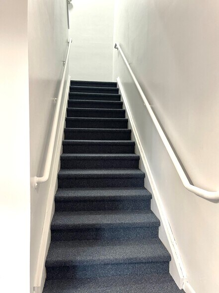 More Photos Of 339 Flanders Rd, East Lyme Storefront Retail Office For Lease